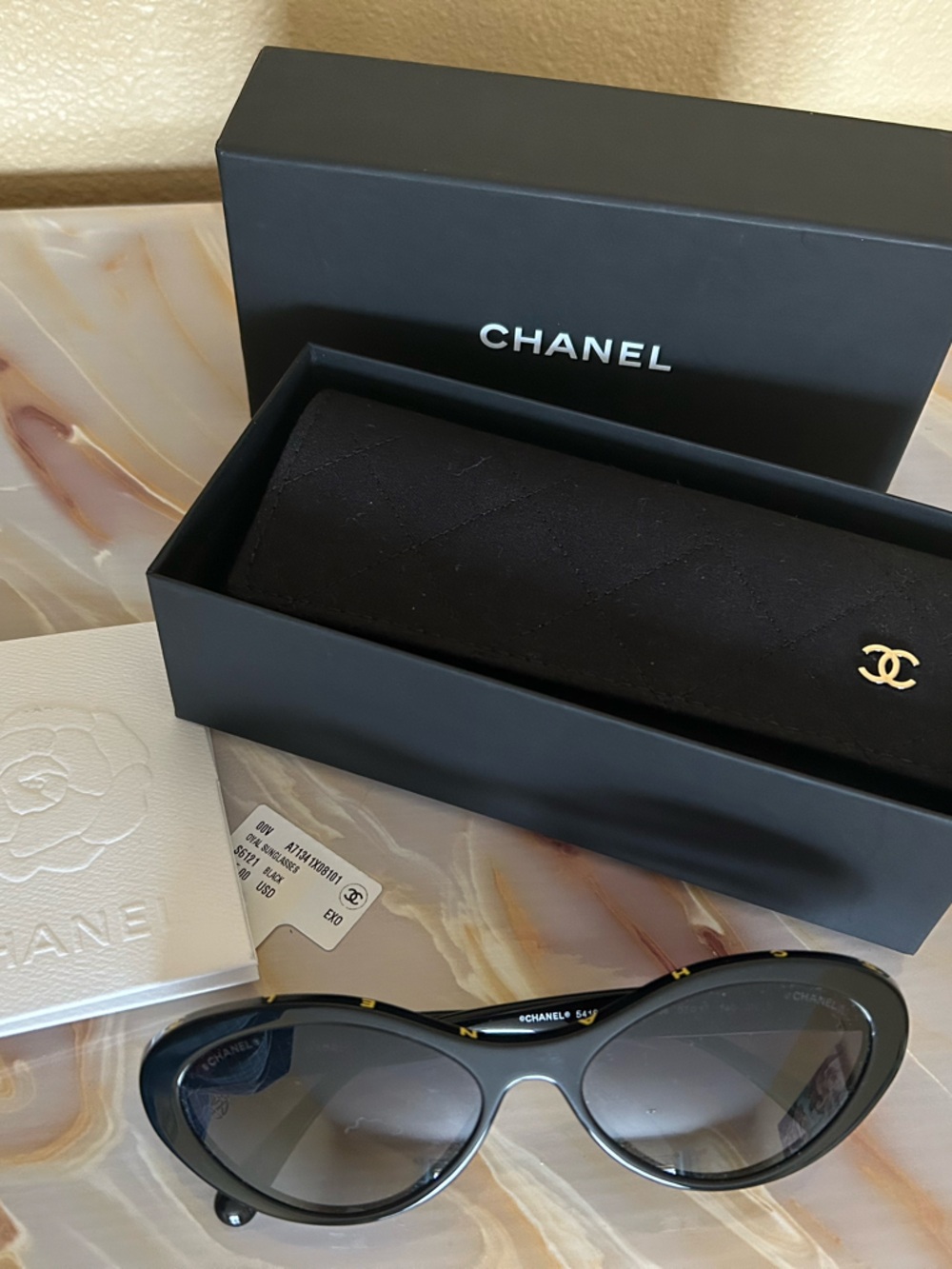 CHANEL Black Gloss Oval Sunglasses with Gold CC Temples - Picture 3 of 12